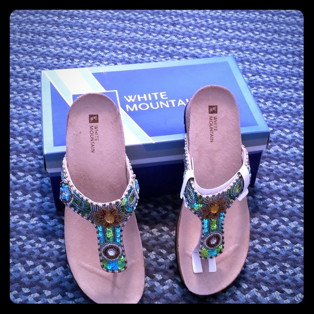 White Mountain sandals